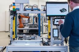 Wie der Transfer von Industrie 4.0 in den Produktionsalltag gelingt – DFKI und SmartFactory-KL auf der SPS IPC Drives