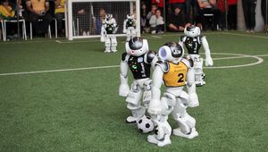 Die Kicker von B-Human im Spiel gegen das australische Team beim RoboCup 2019 in Sidney