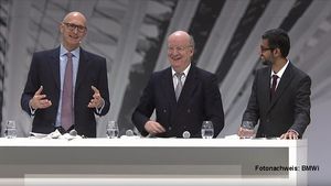 Prof. Wahlster diskutiert mit Google CEO Sundar Pichai und Timotheus Höttges, CEO Deutsche Telekom